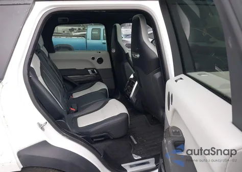 2022 Land Rover Range Rover Sport Svr/Svr Carbon Edition z USA, uszkodzony, nr VIN SALWZ2RE6NA211370